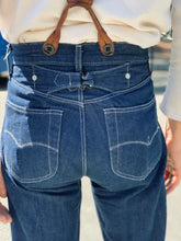 Load image into Gallery viewer, Lot. WW-05 Jeans